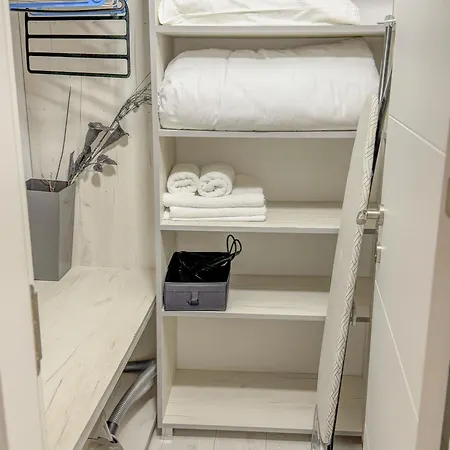 Elite Business With Free Gym Pass, Street Parking And Full Office Setup Apartamento