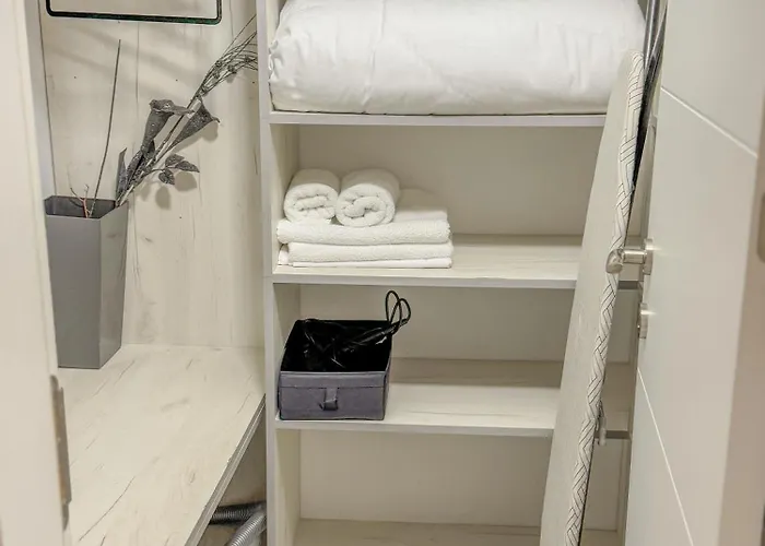 Elite Business With Free Gym Pass, Street Parking And Full Office Setup Appartement