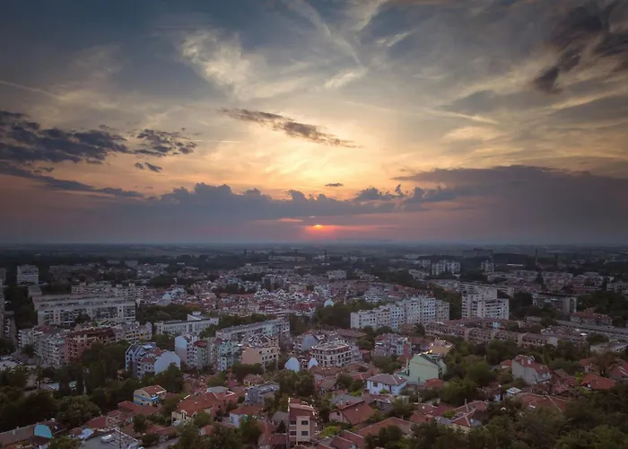 Appartement Elite Business With Free Gym Pass, Street Parking And Full Office Setup *