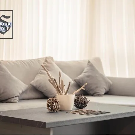Elite Business With Free Gym Pass And Full Office Setup Apartment Plovdiv