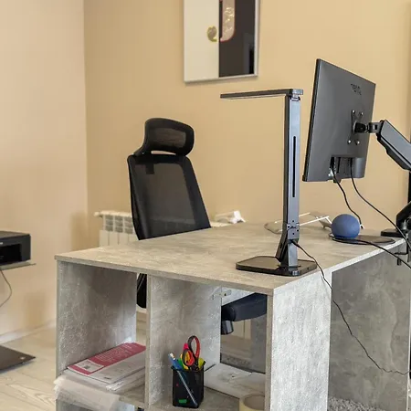 Elite Business With Free Gym Pass, Street Parking And Full Office Setup Apartament Płowdiw