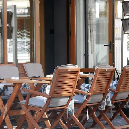 Elite Business With Free Gym Pass, Street Parking And Full Office Setup Apartament *